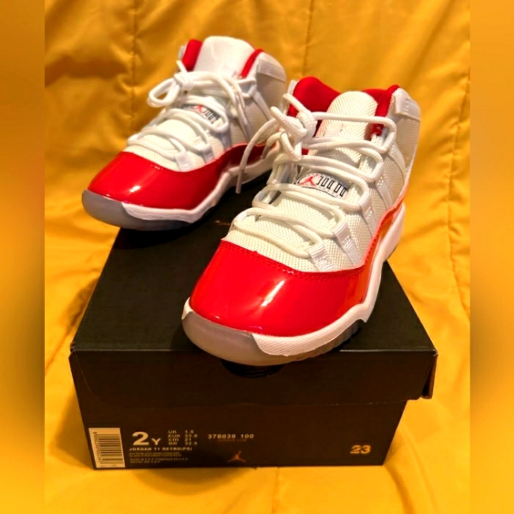 Jordan size 2 - Picture 2 of 2